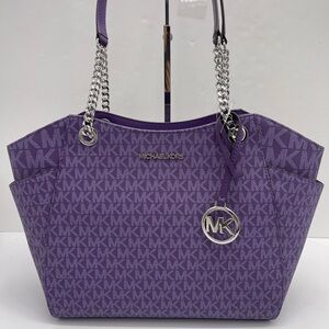MICHAEL KORS 
Jet Set Travel Lg Signature Chain Shoulder Tote 
Dark Purple 
NWT